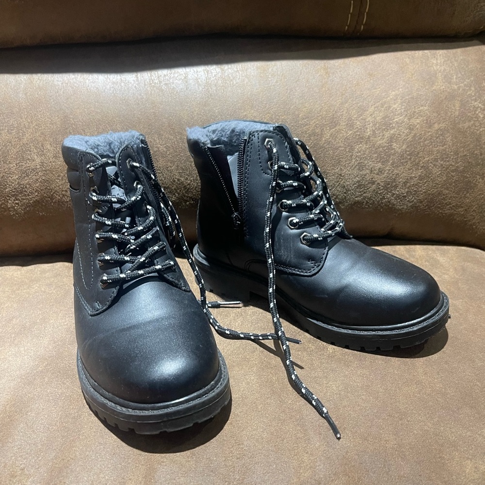 ⭐️TAKE 50% OFF⭐️ toddler size 12 boots